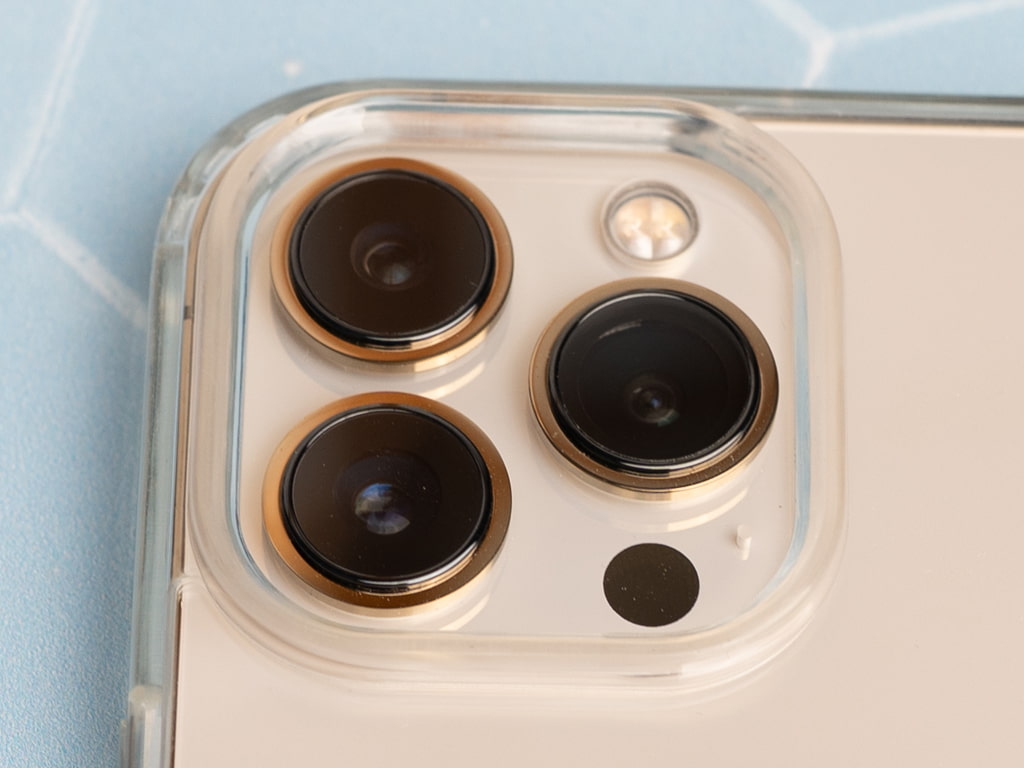 Průhledný kryt na iPhone 13 Pro s MagSafe - 4